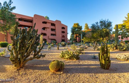 4303 Cactus Rd, Phoenix AZ 85032-7637 exterior