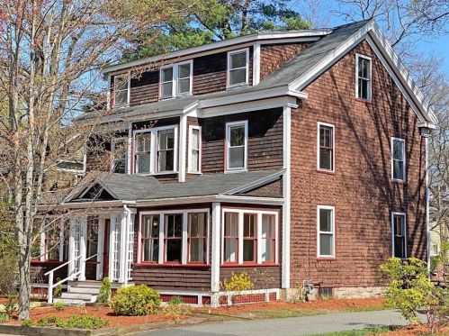 199 Church St, Newton, MA 02458-1905