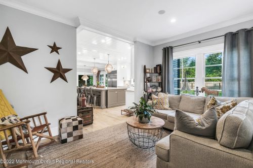 61 Winding Way, Little Silver NJ 07739-1720 exterior