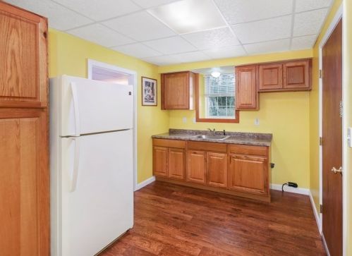 142 St, East Brookfield MA 01515-1612 exterior