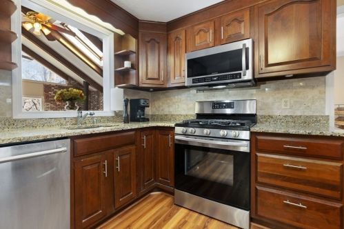 34 Rose St, Milton MA 02186-4616 exterior