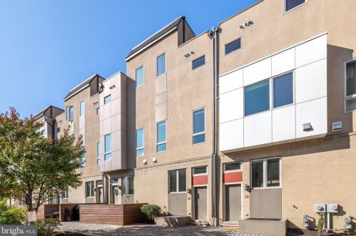 740 Columbus Blvd, Philadelphia PA  19147-3517 exterior