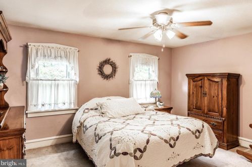 141 Progress Ave, West Deptford NJ 08096-1212 exterior