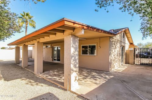 4610 75th Dr, Phoenix AZ  85033-1206 exterior