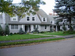 256 Highland St, Newton, MA 02465-2715
