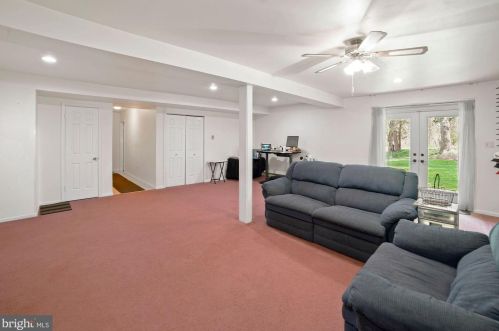 7442 Weather Worn Way, Columbia MD 21046-1434 exterior