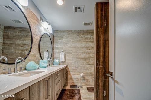 5674 12 St, Phoenix AZ exterior