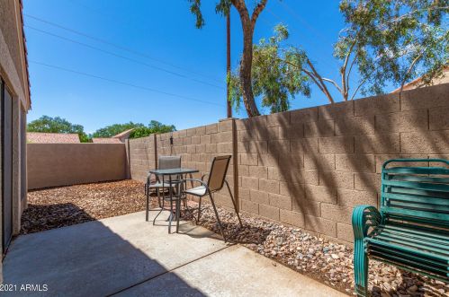 13642 41 Pl, Phoenix AZ 85028-2214 exterior