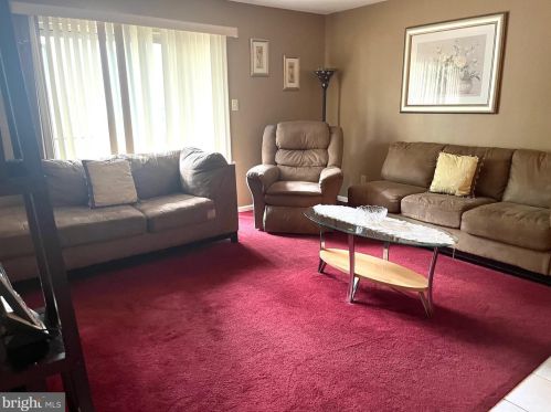 1061 Tristram Cir, West Deptford NJ 08051-2253 exterior