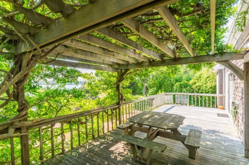 48 Strong Is Rd, Chatham MA 02633-1435 exterior