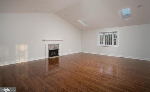 4 Locust Ave, Columbus NJ  08022-9504 exterior