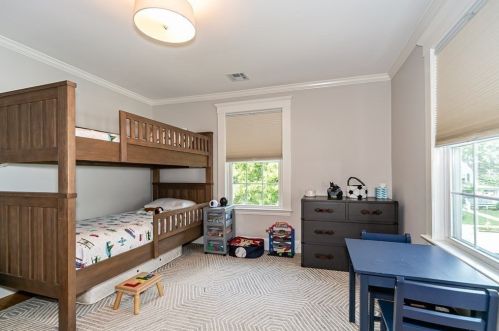 1058 Highland Ave, Needham MA 02494-1128 exterior