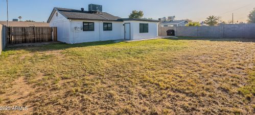 3320 Claire Dr, Phoenix AZ 85032-4933 exterior