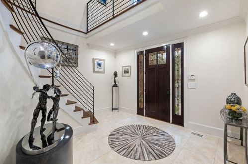 145 Hagen Rd, Newton, MA 02459-2732