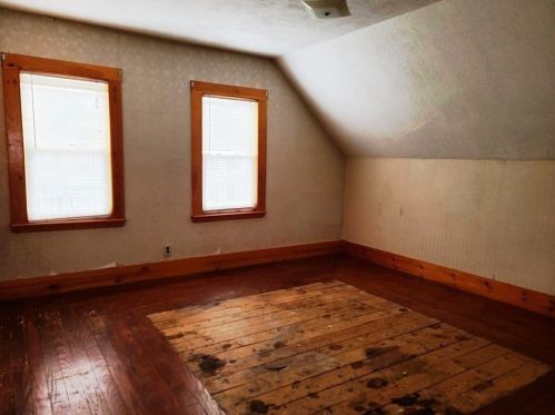 87 Briggs St, New Bedford MA 02740-3206 exterior