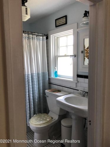 19 Deal Lake Point Rd, Tinton Falls NJ  07712-4601 exterior