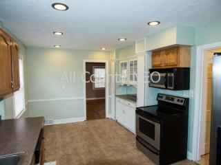 3129 Keswick Rd, Cleveland OH  44120-2828 exterior