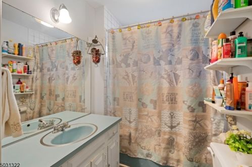 18 Mount Pleasant Ave, Belleville NJ  07109-2021 exterior