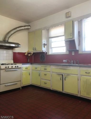 641 Belleville Ave, Belleville NJ 07109-3034 exterior