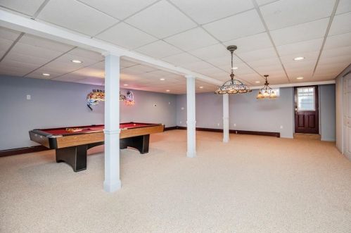 97 Hl St, Topsfield MA 01983-2410 exterior