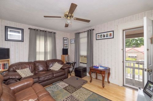 11 Waverly St, Taunton MA 02780-1420 exterior