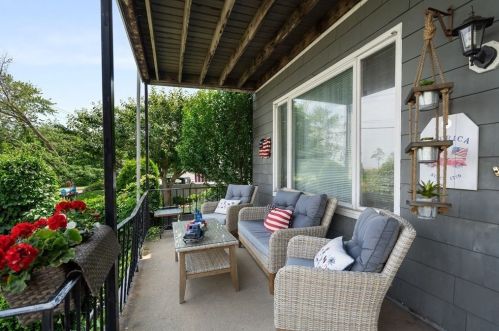 136 Flash Rd, Nahant MA  01908-1249 exterior