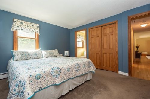 24 Ted Ln, Southborough MA 01772-2027 exterior