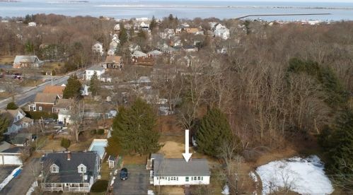 53 Standish Ave, Plymouth MA 02360-4165 exterior