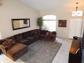 1209 Saint John Rd, Phoenix, AZ 85022-2085