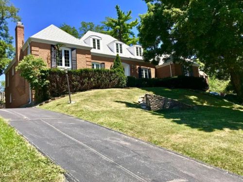 1506 Thackeray Dr, Louisville, KY 40205-2410