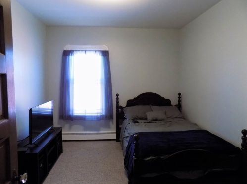 724 Brock Ave, New Bedford MA 02744-2356 exterior