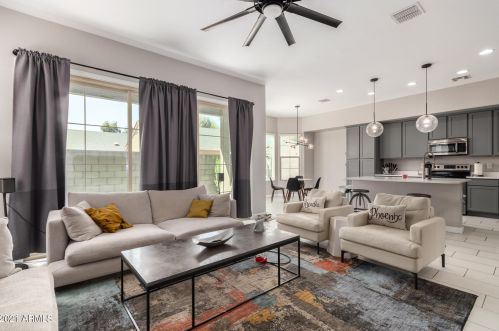 3022 33rd Pl, Phoenix AZ  85018 exterior