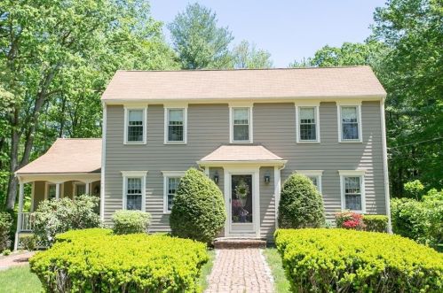 54 Mayflower Cir, Whitman, MA 02382-1142