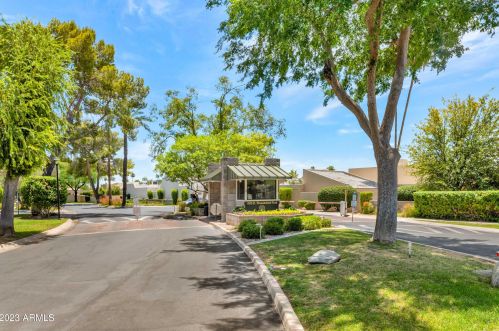 5327 26th St, Phoenix AZ 85032-8017 exterior