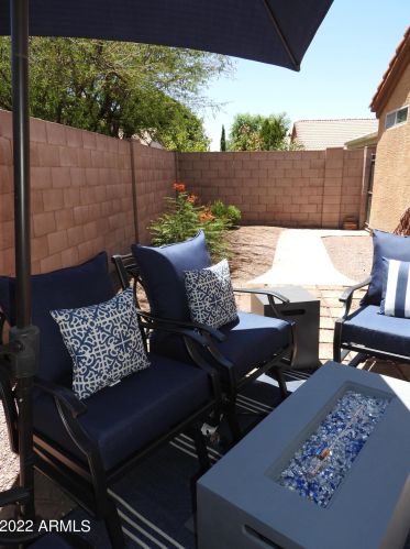 3041 Blackhawk Dr, Phoenix AZ 85050-4821 exterior