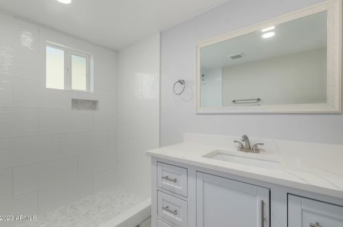 1728 32nd Pl, Phoenix AZ  85008-3856 exterior