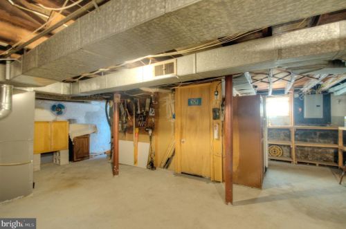 209 Delsea Dr, West Deptford NJ 08093-1222 exterior