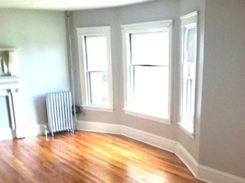 8 Hadwen Ln, Worcester MA 01602 exterior