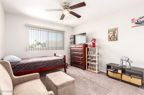 2858 Clarendon Ave, Phoenix AZ 85033-4117 exterior