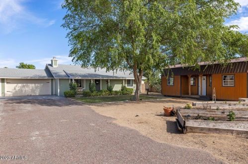 18819 30th St, Phoenix AZ  85050-3411 exterior