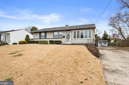 1221 Burlington Ave, West Deptford, NJ 08096-3073