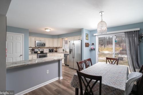 808 Mail Ave, West Deptford NJ  08096-6515 exterior