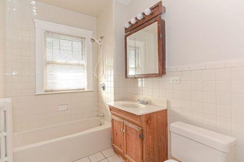 49 Reed Ave, Everett MA 02149-3940 exterior