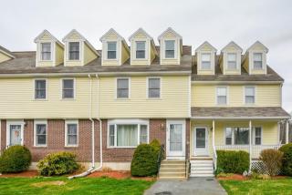 89 Merrimack Meadows Ln, Tewksbury, MA 01876-1077