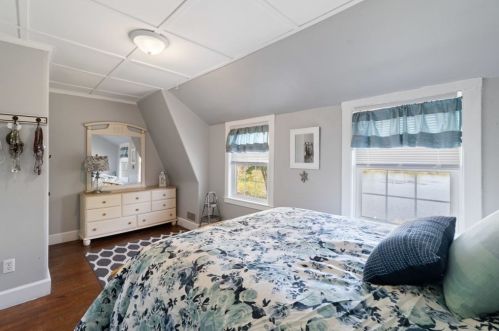 7 Spooner St, Plymouth MA 02360-4453 exterior