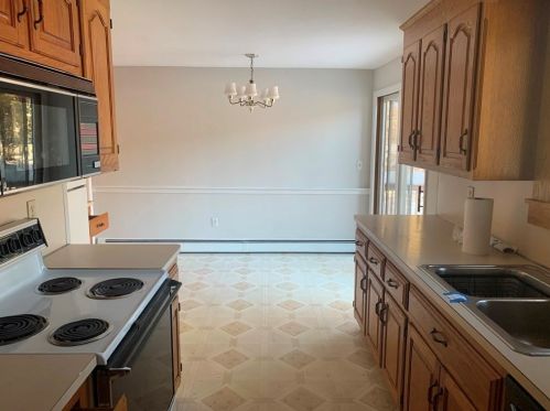 78 Riv Rd, Norfolk MA 02056-1270 exterior