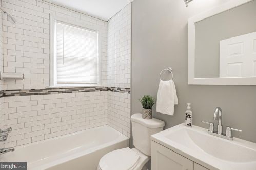 431 Prince St, West Deptford NJ 08096-5711 exterior