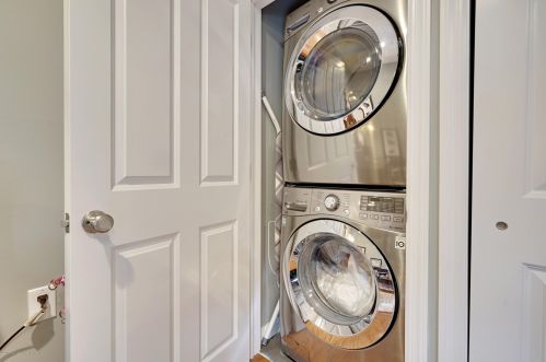 10 Concord Ct, Tinton Falls NJ 07701-5414 exterior