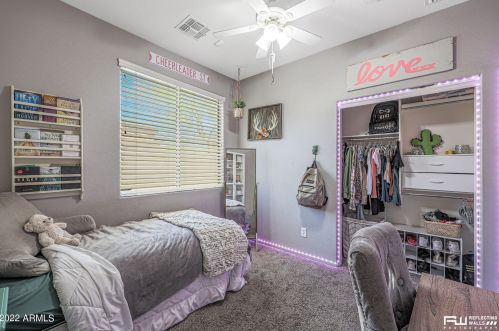 3882 Ashton Dr, Phoenix AZ 85086-2774 exterior