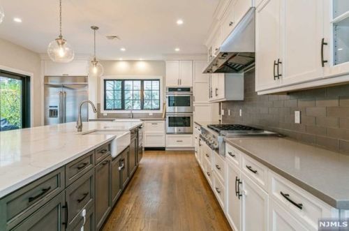 158 Magnolia Ave, Tenafly NJ  07670-1828 exterior